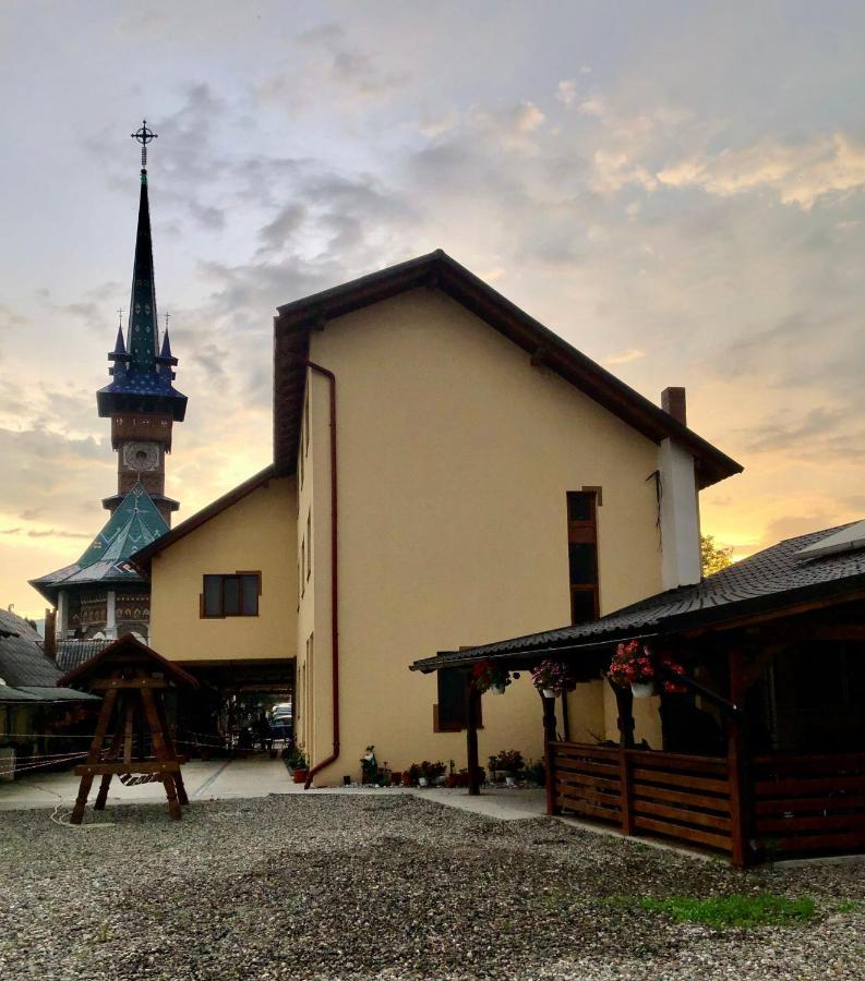 Casa Pop Hotel Săpînţa Buitenkant foto