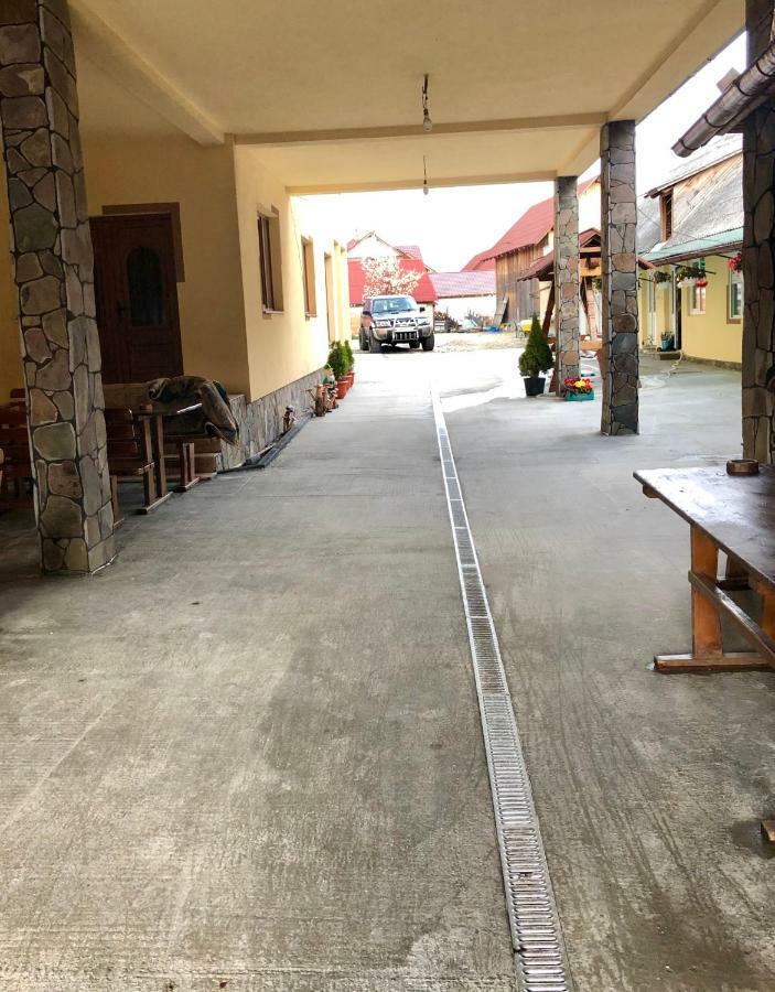 Casa Pop Hotel Săpînţa Buitenkant foto